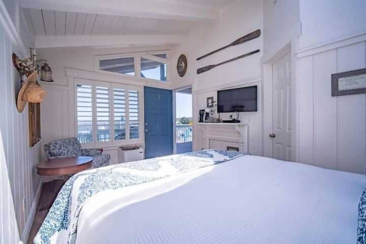 Room 10 of 86